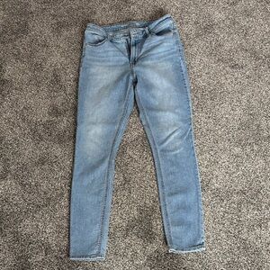 Old Navy Light Blue Women's Skinny Jeans. Like New only worn once!!!
